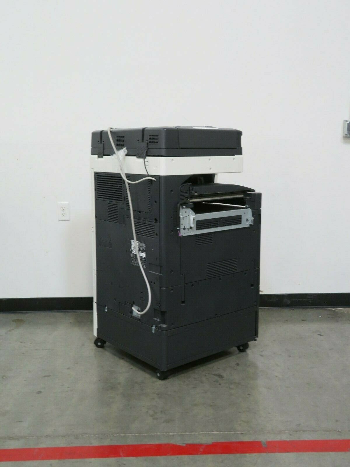 Konica Minolta Bizhub C258 color copier Only 72K copies 25 page per minute - Image 2